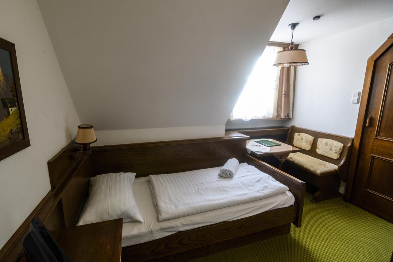 Gasthof Zum Jagerwirt Hotel Mariazell Room photo