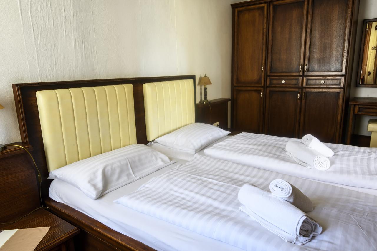 Gasthof Zum Jagerwirt Hotel Mariazell Room photo